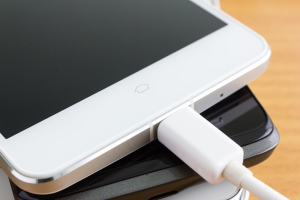 Mobile Battery Recharging and Its Myths